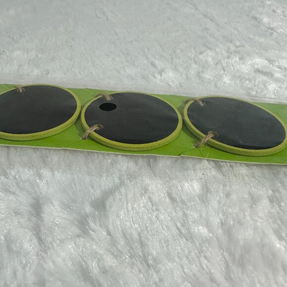 Studio 18 Chalkboard Tags 3 Pc/Pz Round Black & Lime Green With String - Picture 3 of 6